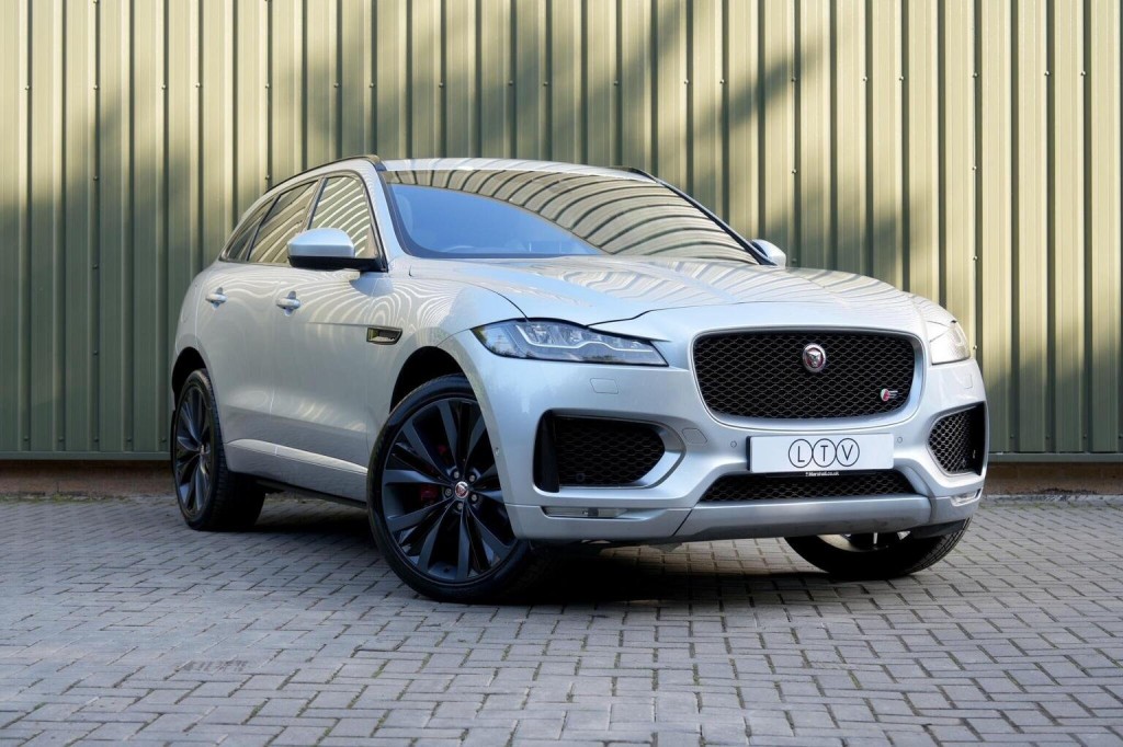 2016 Jaguar F-pace