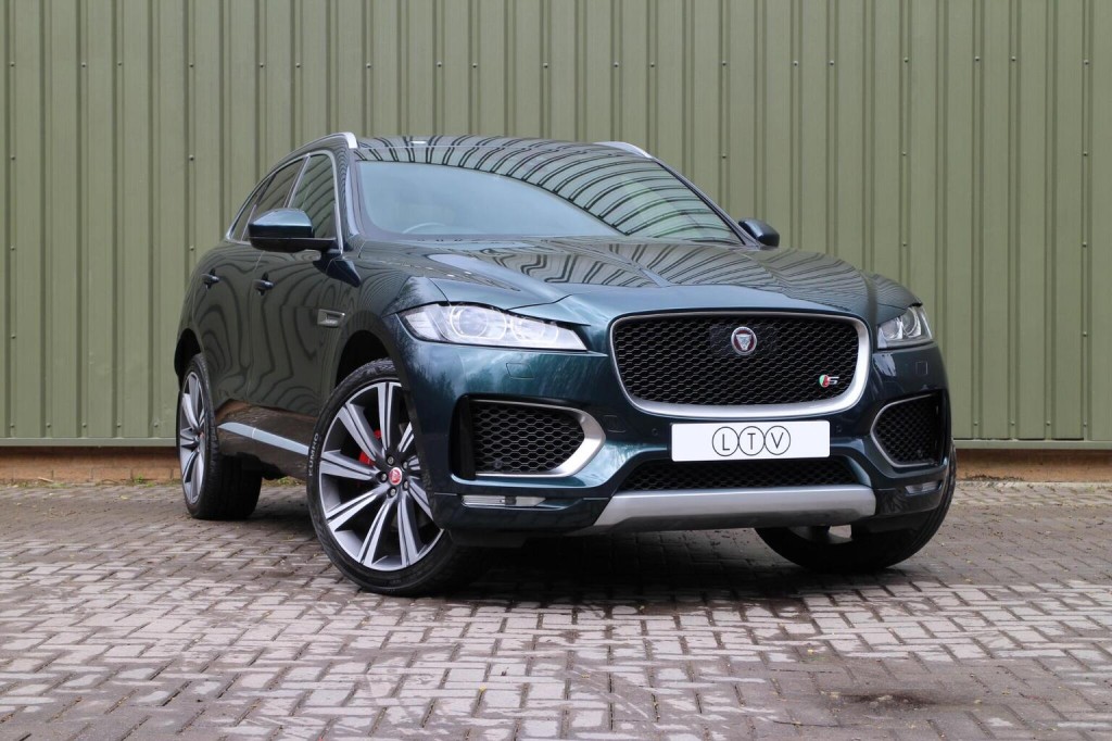 2016 Jaguar F-pace